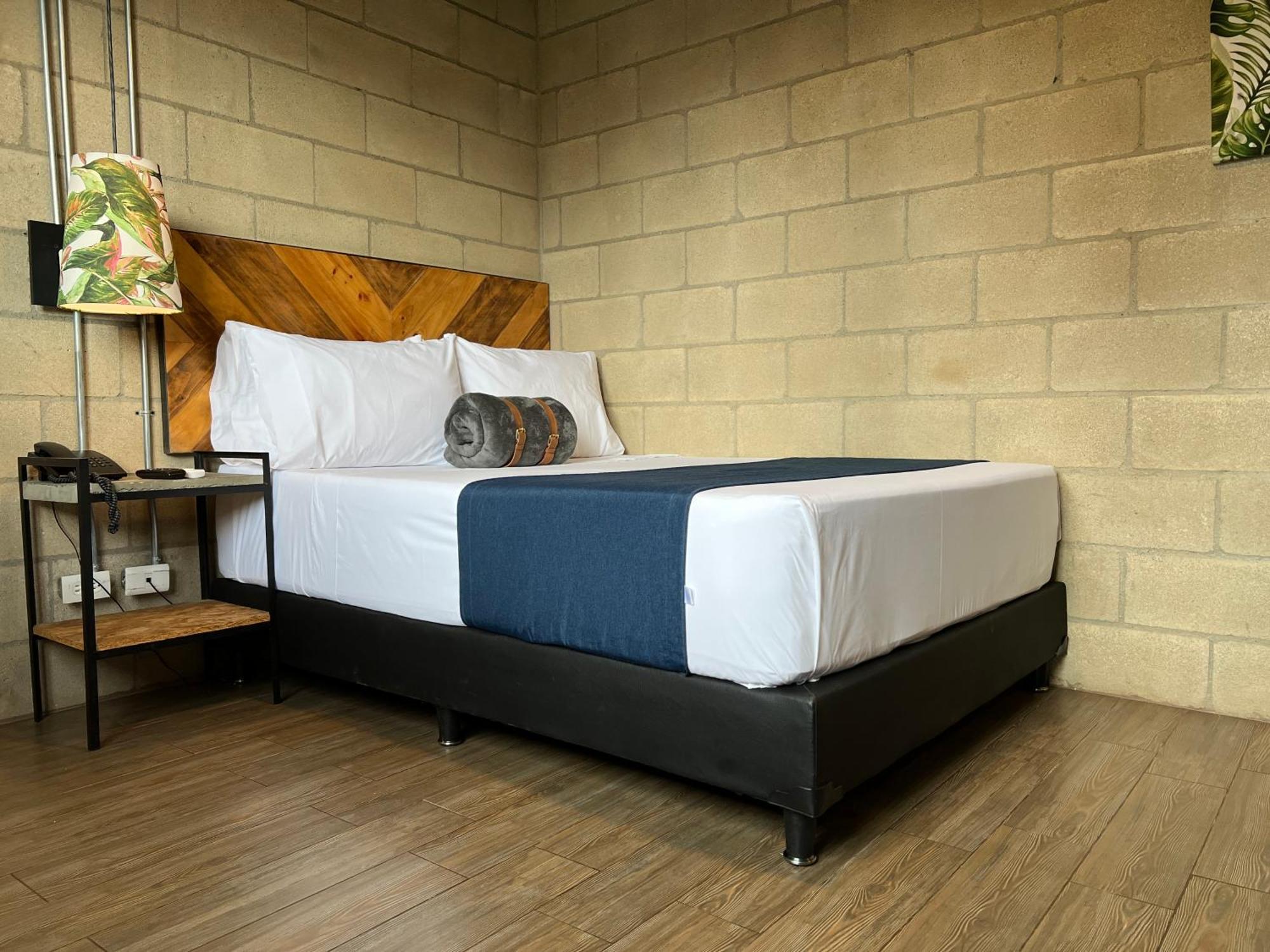 Hotel Lleras Меделин Екстериор снимка