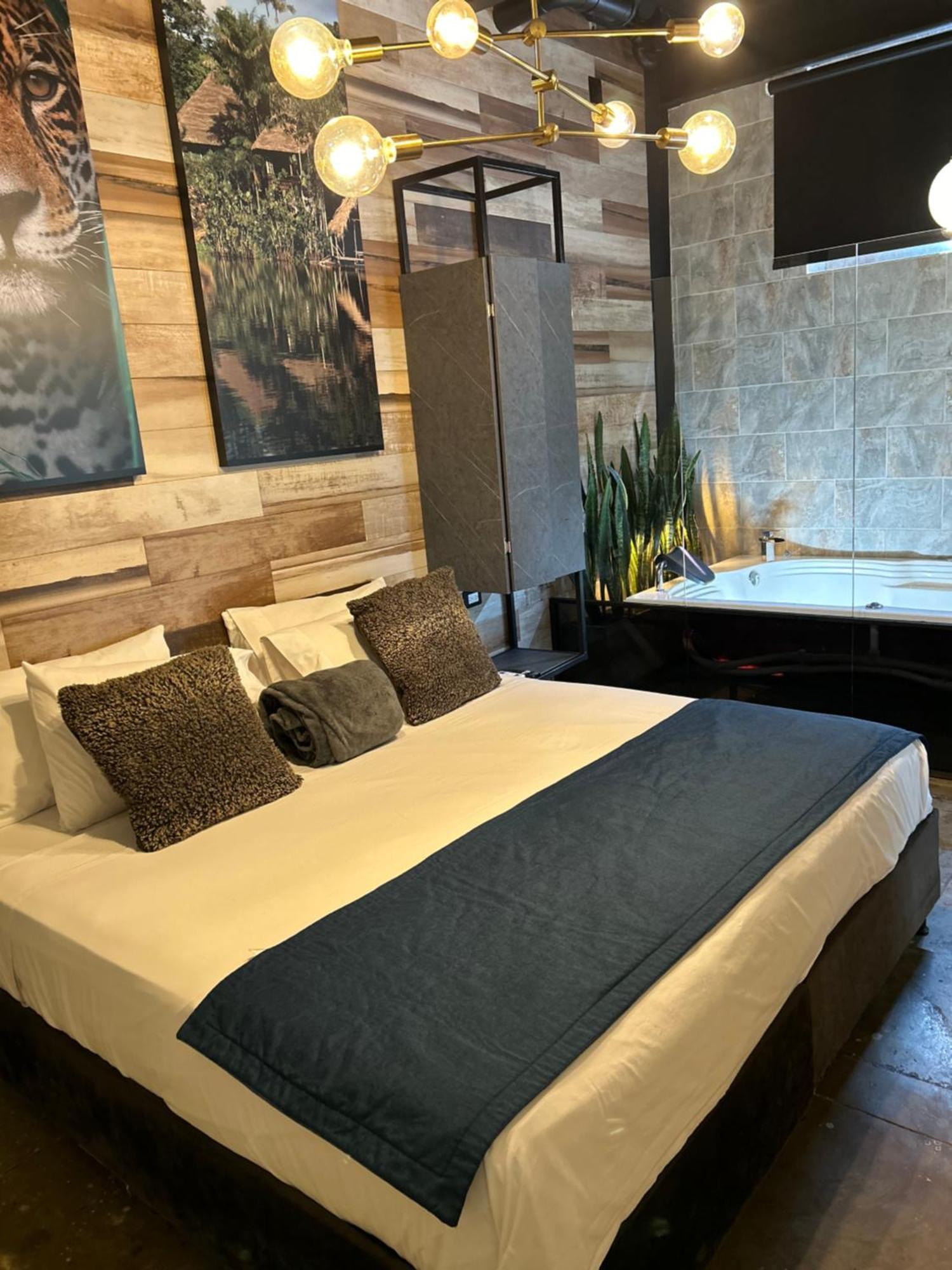 Hotel Lleras Меделин Екстериор снимка